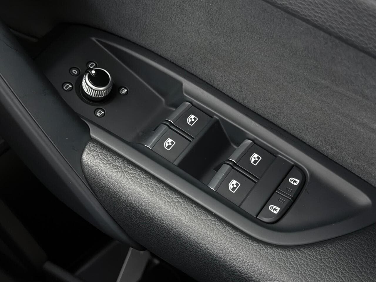 Audi Q5 thumbnail Misc Controls