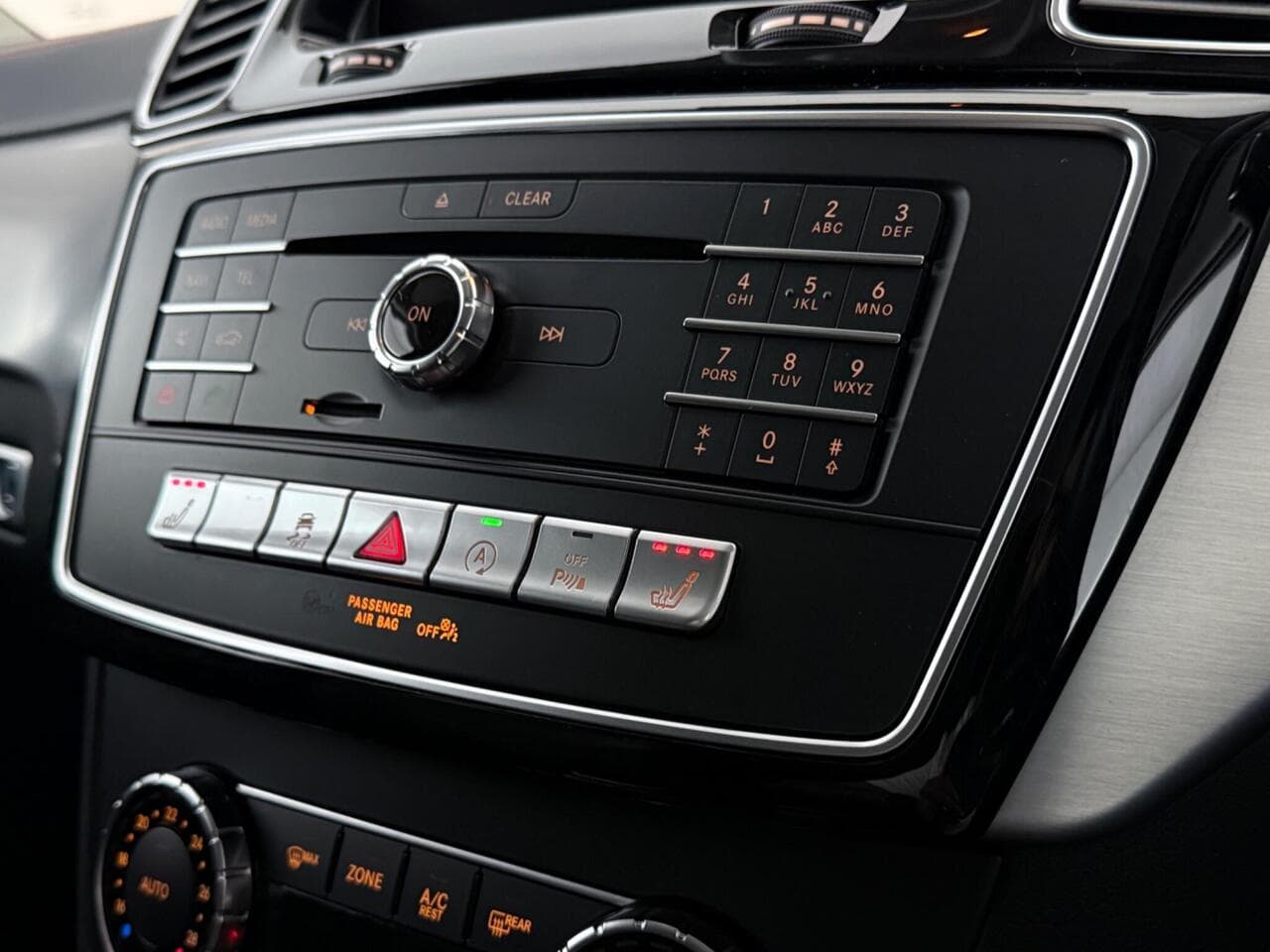 Mercedes-Benz GLE thumbnail Infotainment System
