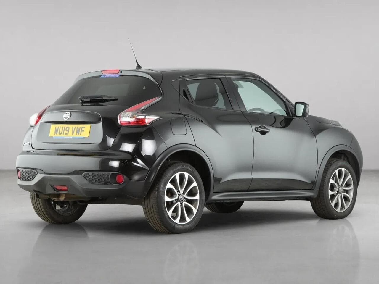 Nissan Juke thumbnail Rear Right