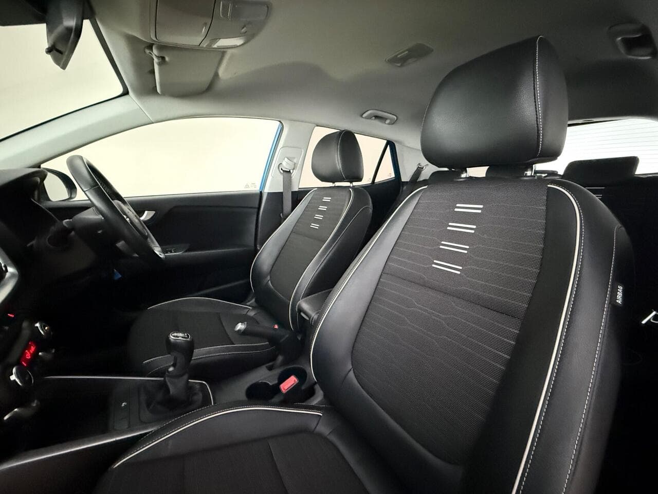 Kia Stonic thumbnail Seat Front Passenger