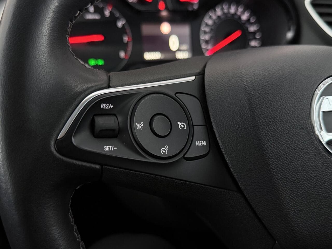 Vauxhall Grandland X thumbnail Misc Controls