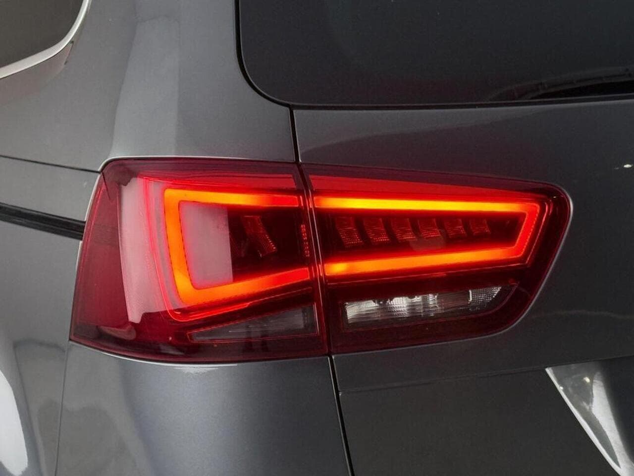 SEAT Alhambra thumbnail Lights Rear