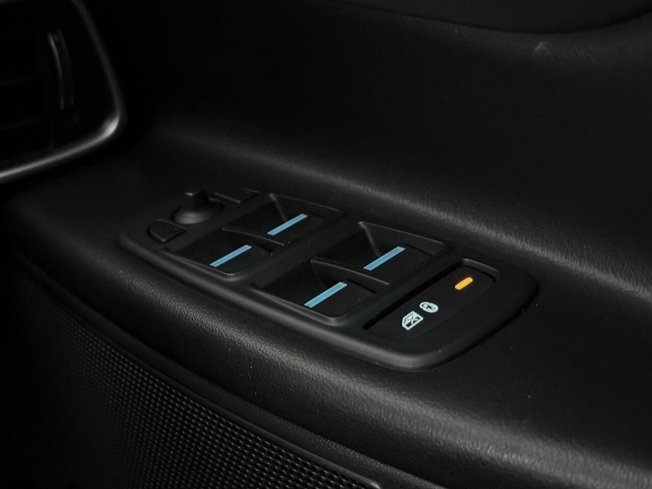 Jaguar XE thumbnail Misc Controls