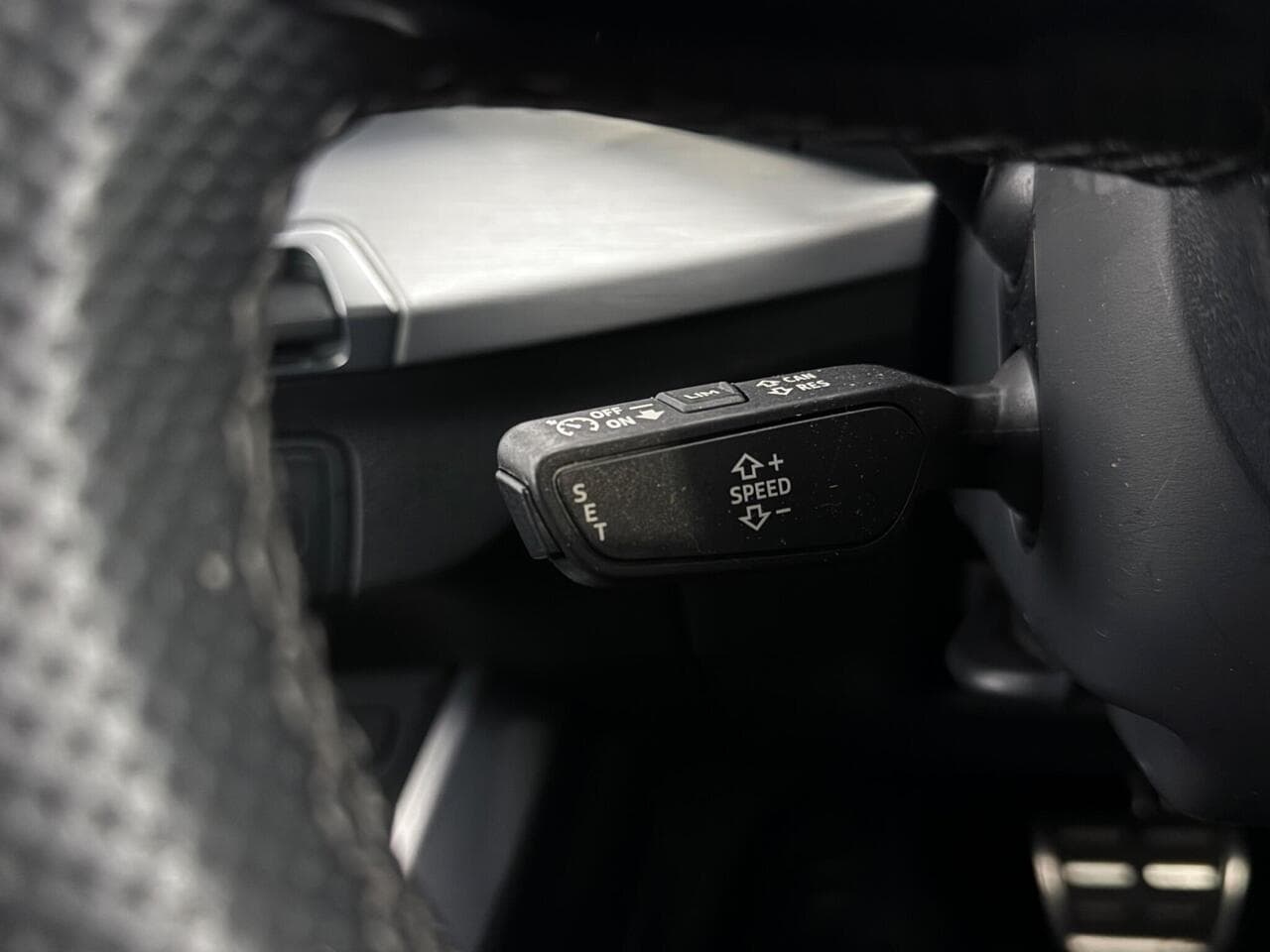 Audi Q2 thumbnail Misc Controls