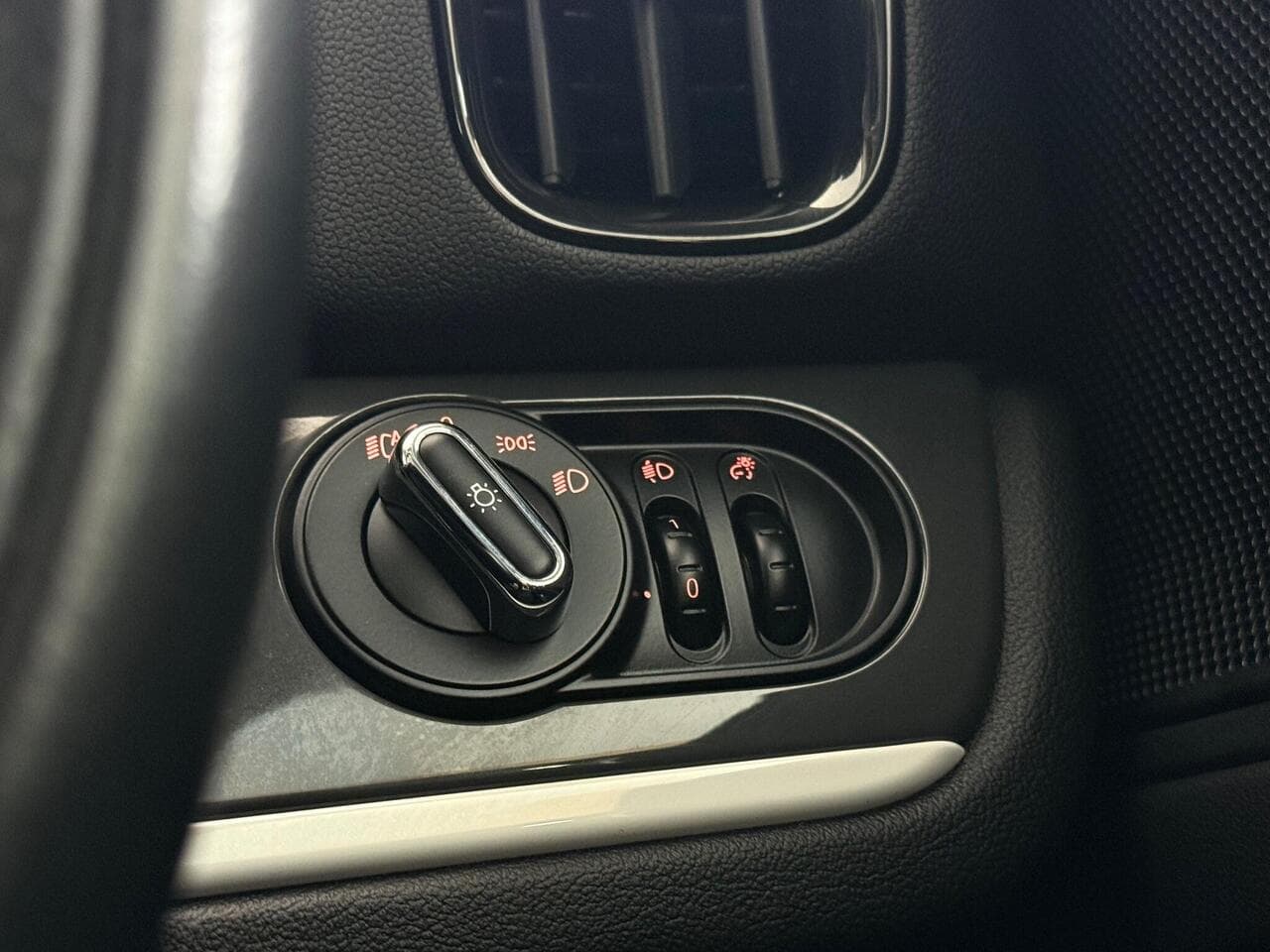 MINI Countryman thumbnail Misc Controls