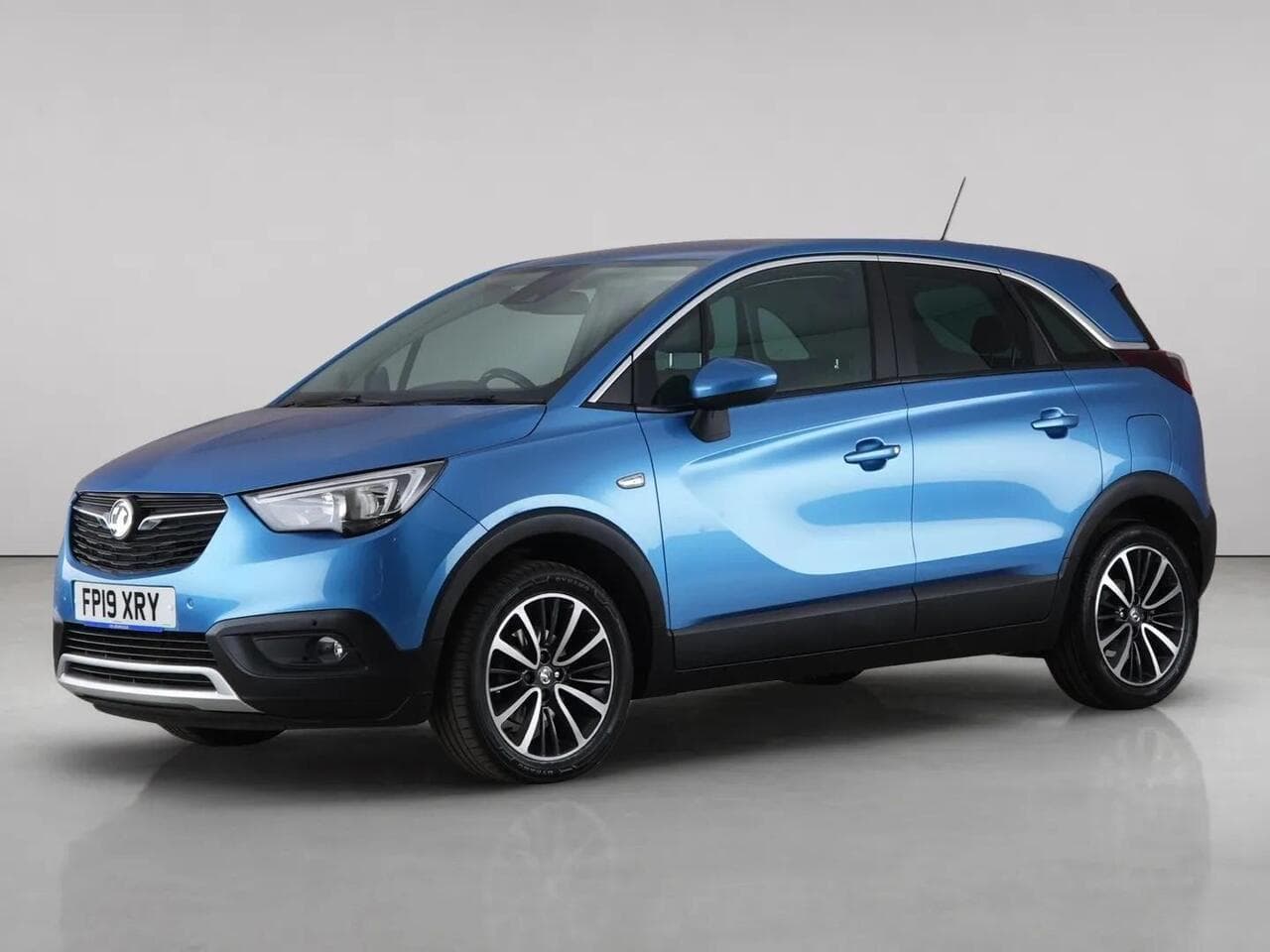 Vauxhall Crossland X thumbnail Front Left