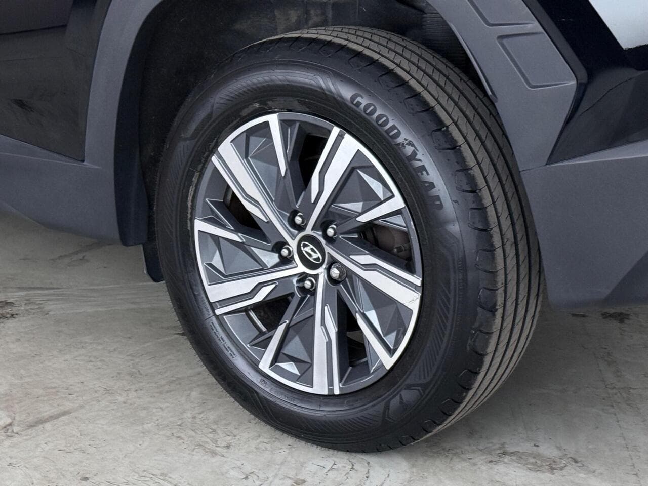 Hyundai TUCSON thumbnail Wheel