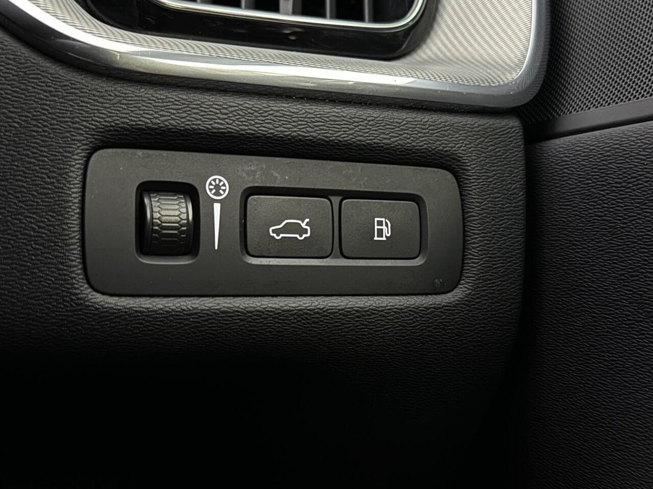 Volvo XC60 thumbnail Misc Controls