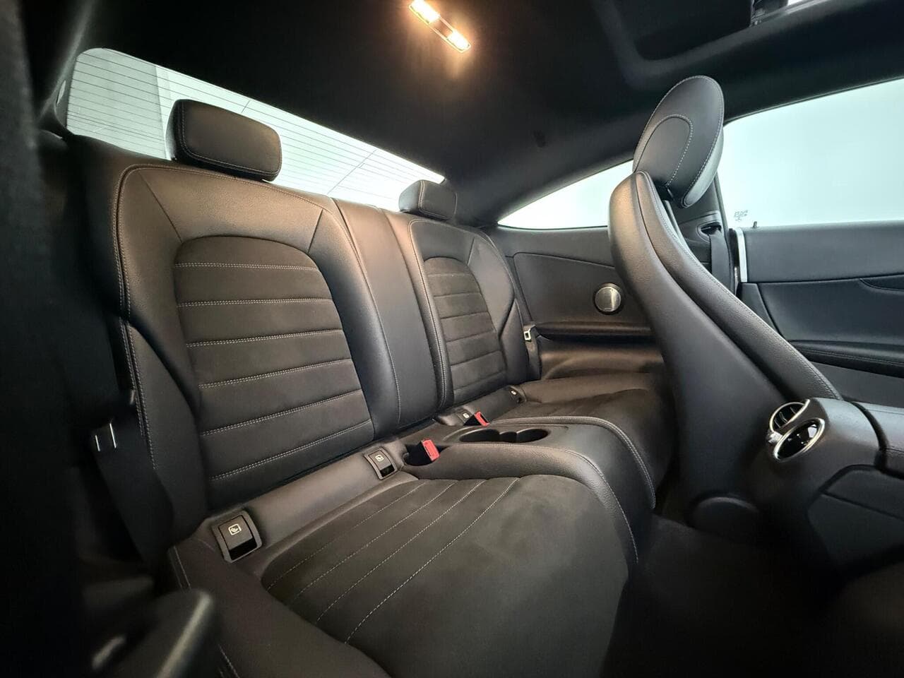 Mercedes-Benz C Class thumbnail Seats Rear