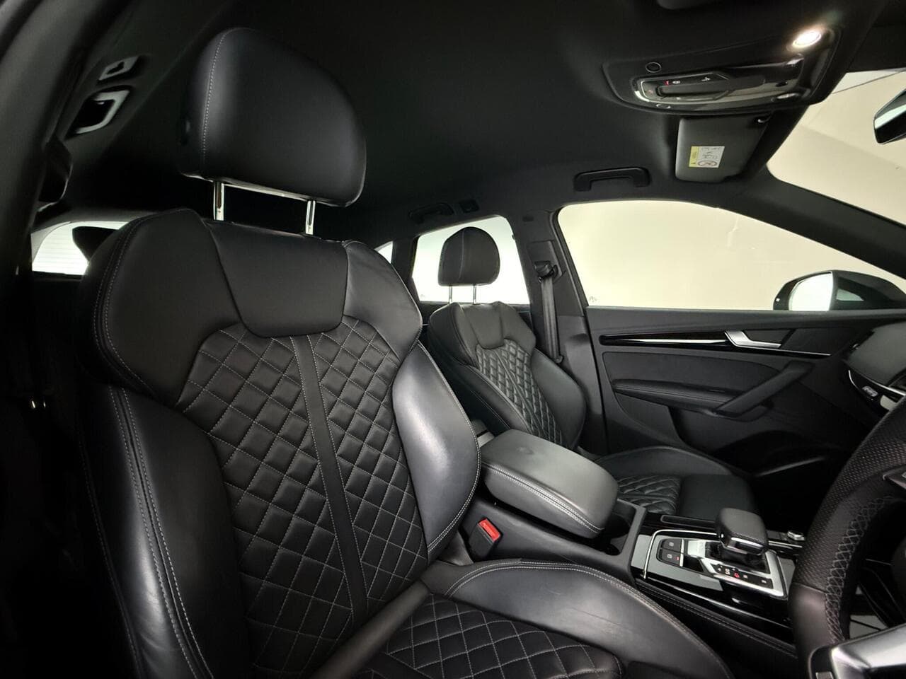 Audi Q5 thumbnail Seat Driver