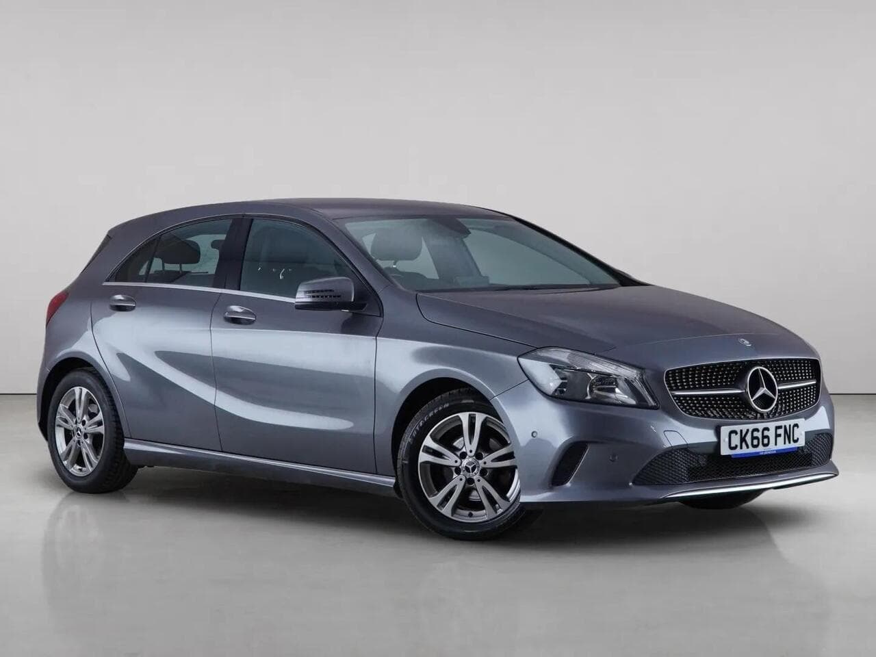 Mercedes-Benz A Class - Mercedes-Benz A Class 1.5 A180d SE 7G-DCT Euro 6 (s/s) 5dr