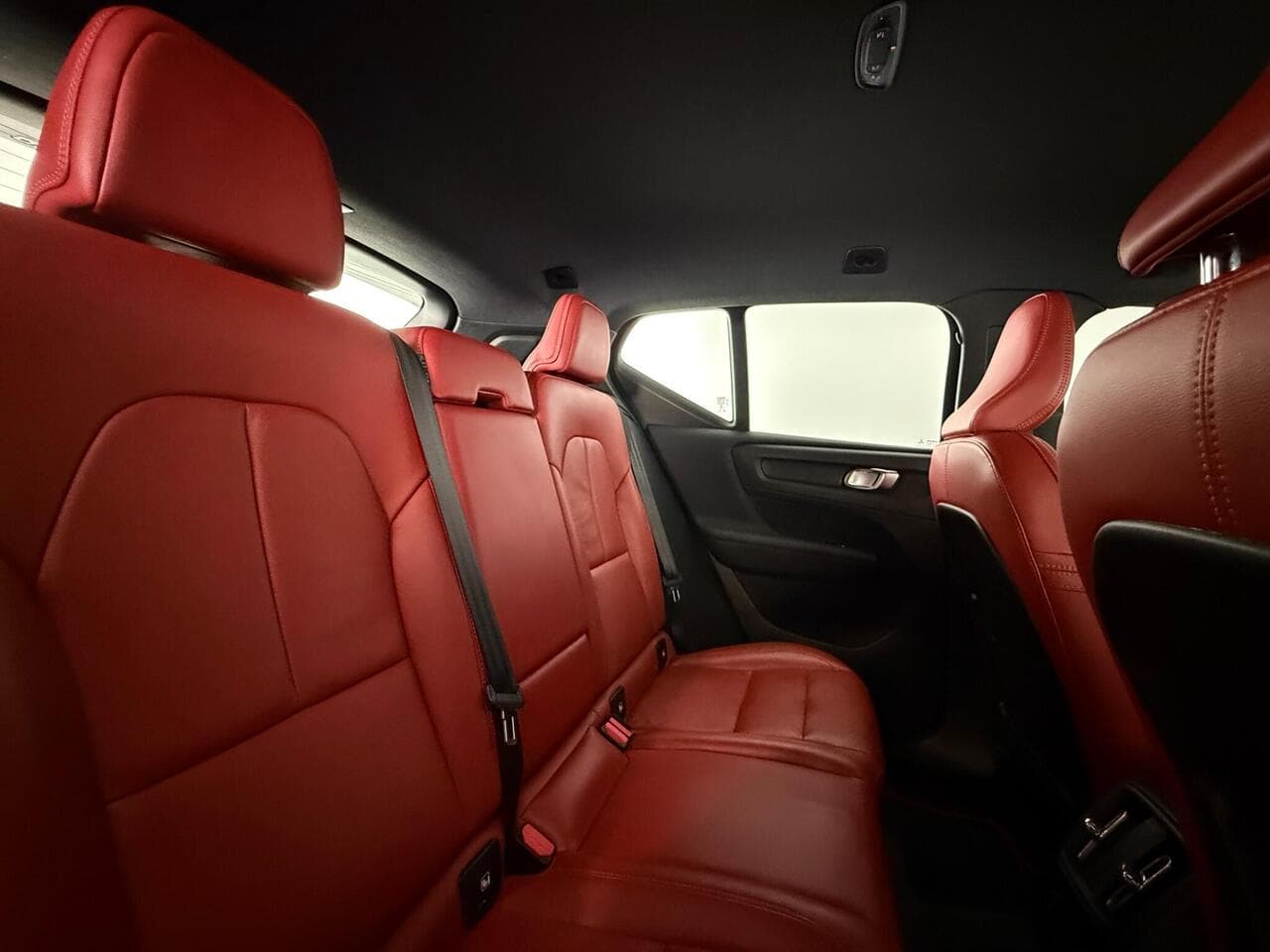 Volvo XC40 thumbnail Seats Rear