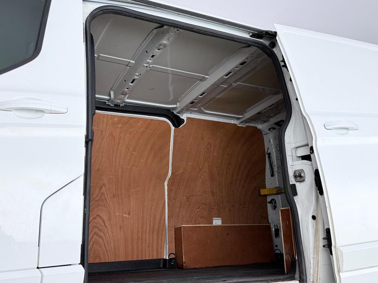 Ford Transit Custom thumbnail Cargo Space