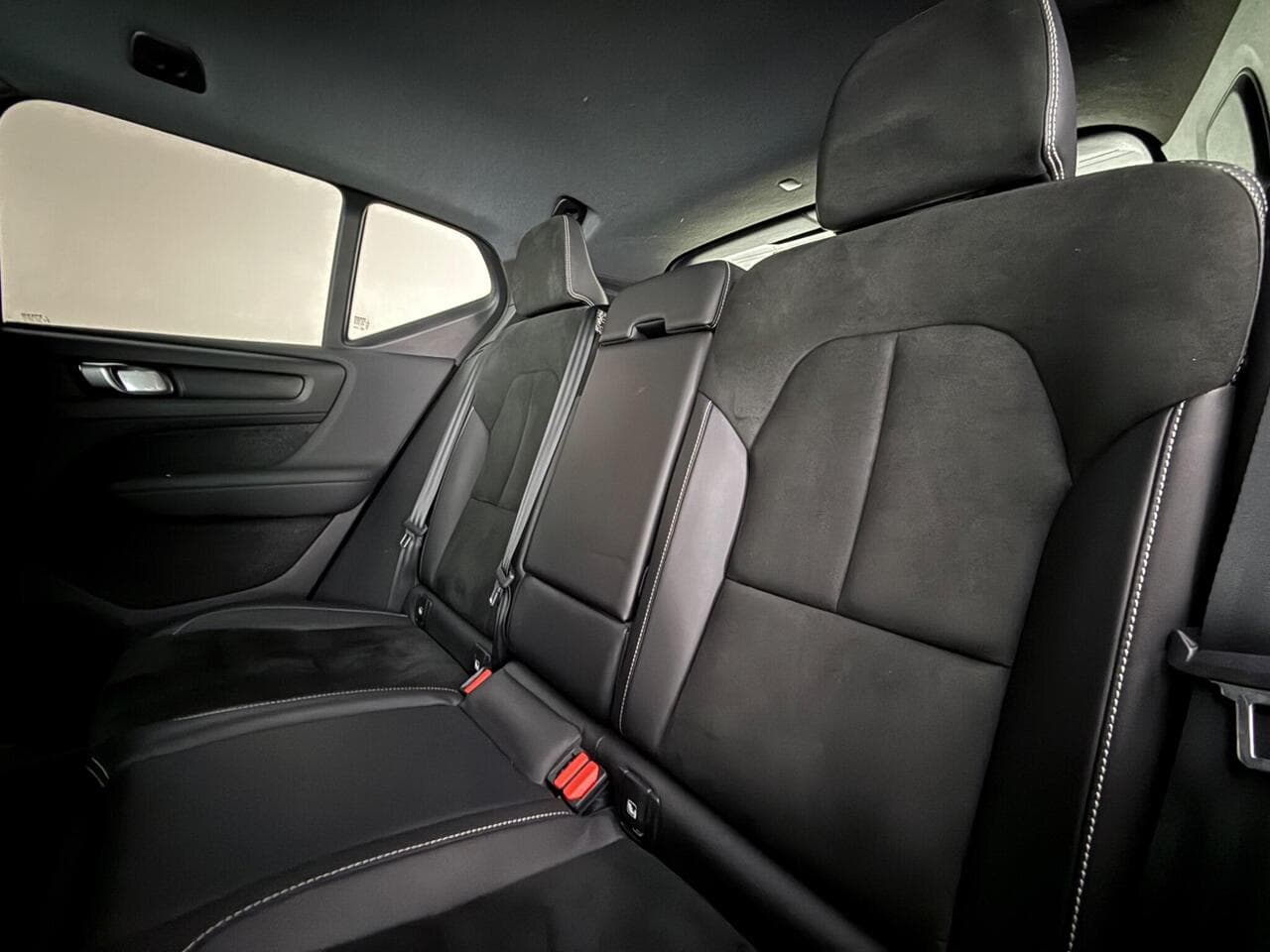Volvo XC40 thumbnail Seats Rear