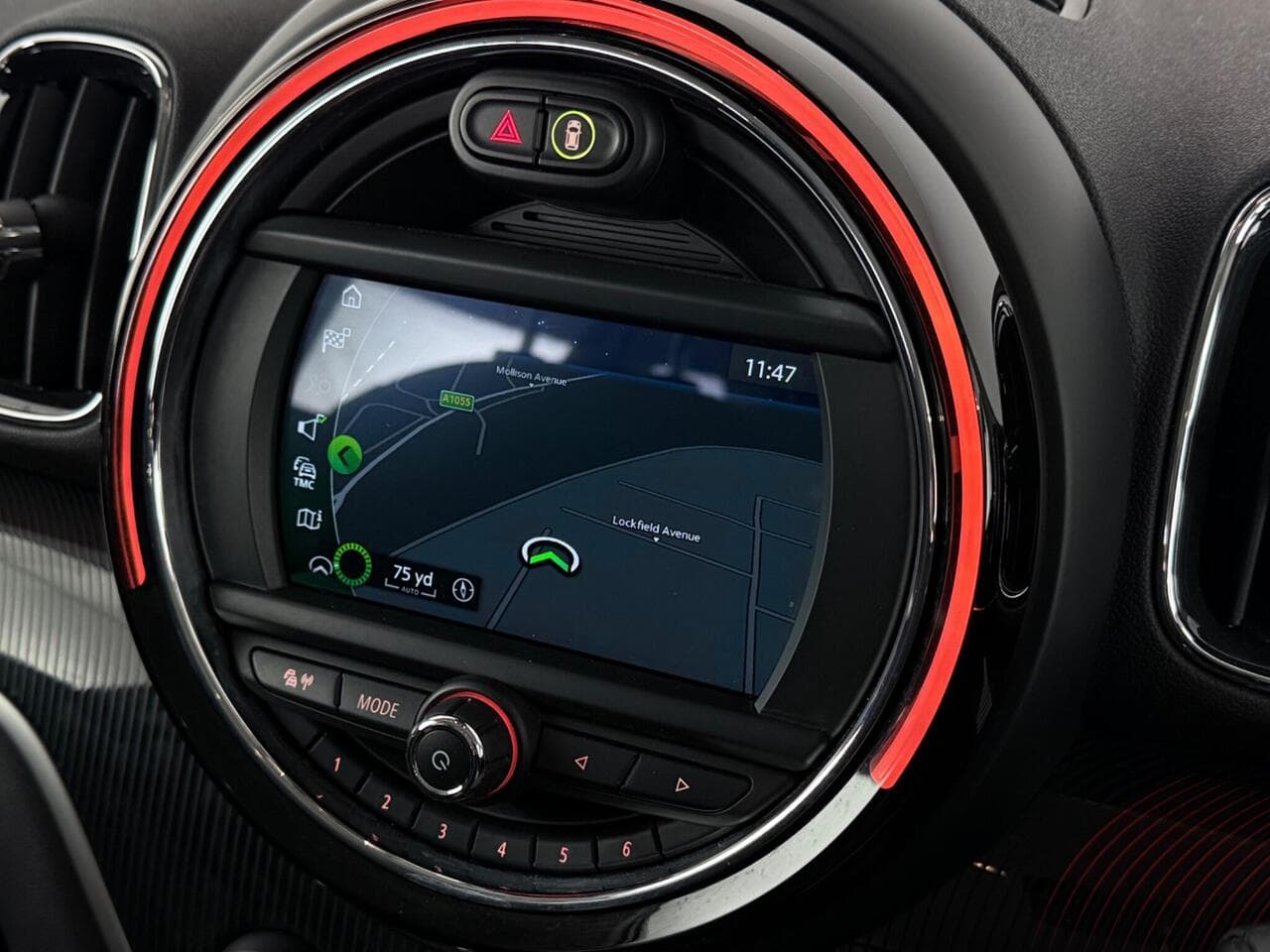 MINI Countryman thumbnail Infotainment System
