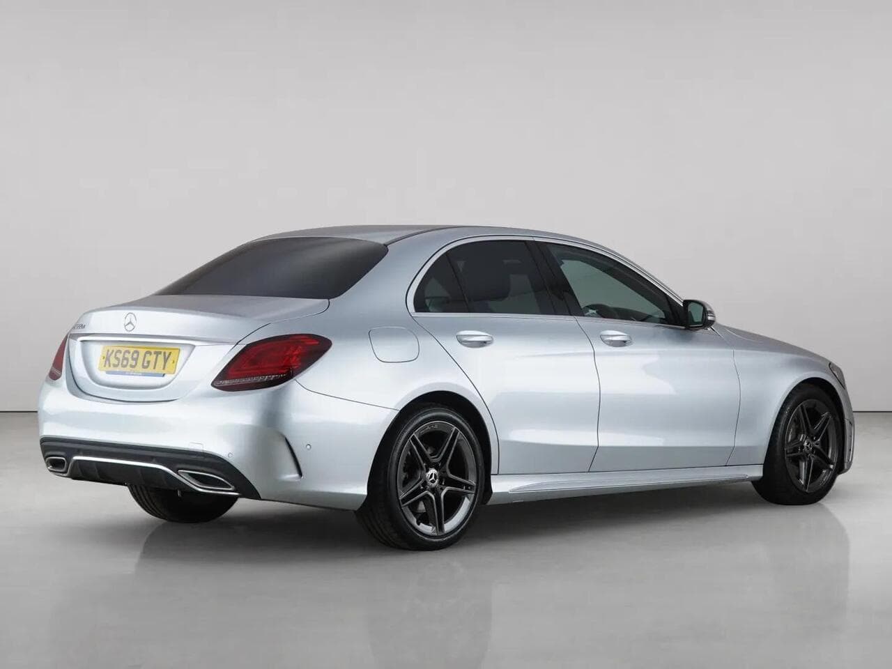 Mercedes-Benz C Class thumbnail Rear Right