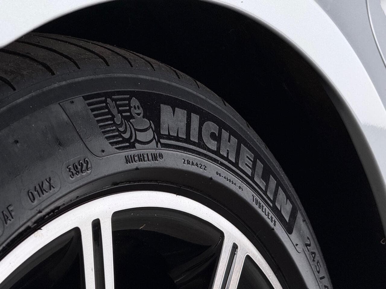 Porsche Taycan thumbnail Tyre Tread