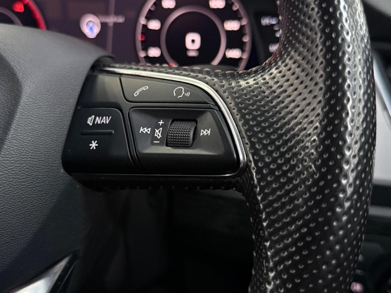 Audi Q7 thumbnail Misc Controls