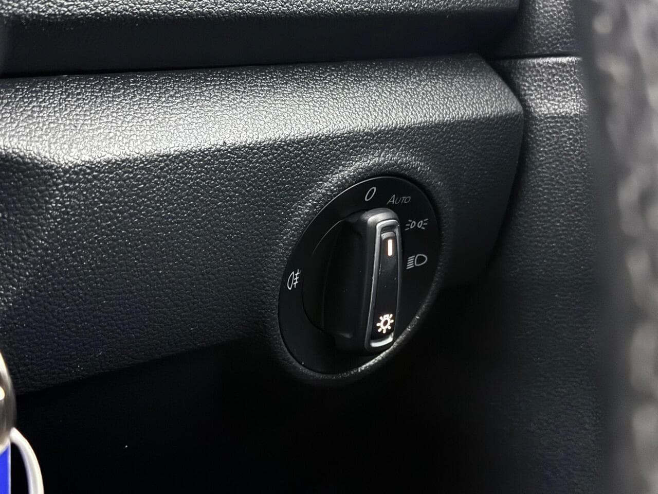 Volkswagen T-Roc thumbnail Misc Controls