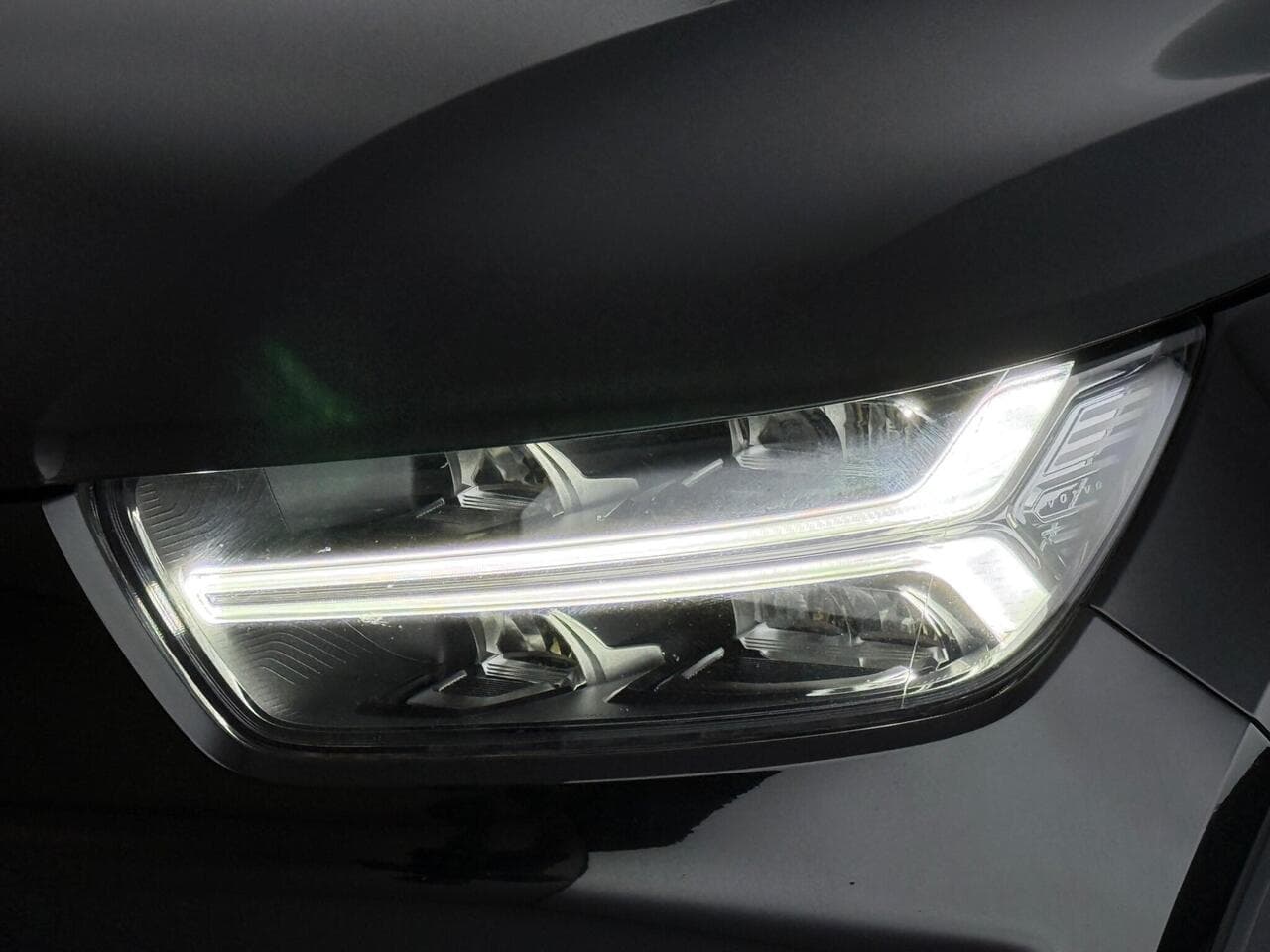 Volvo XC40 thumbnail Misc Controls