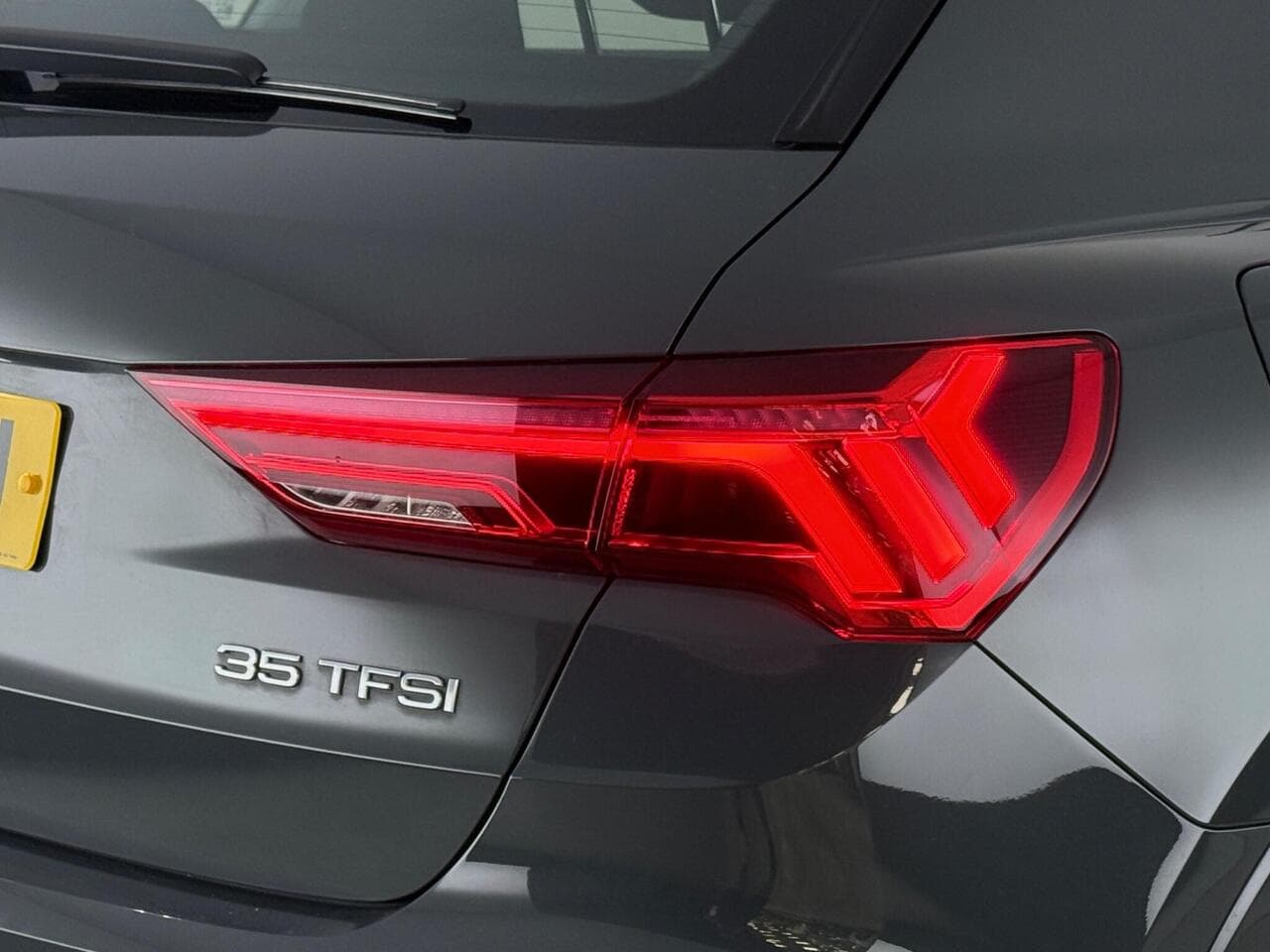 Audi Q3 thumbnail Lights Rear