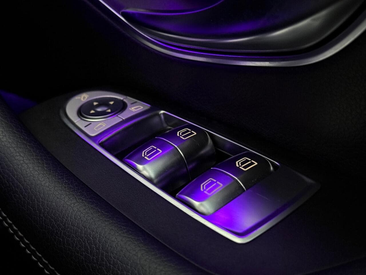 Mercedes-Benz E Class thumbnail Misc Controls