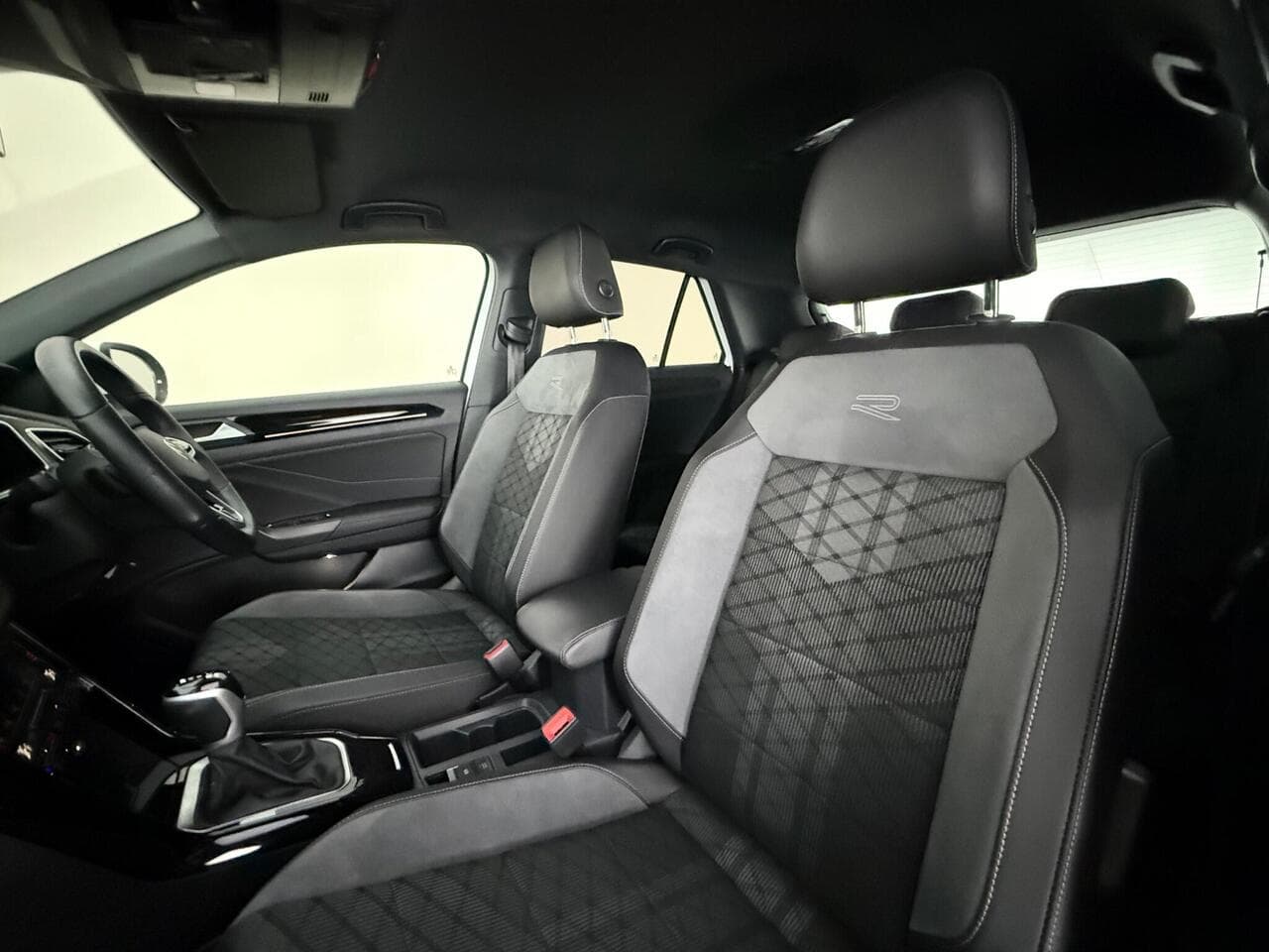 Volkswagen T-Roc thumbnail Seat Front Passenger