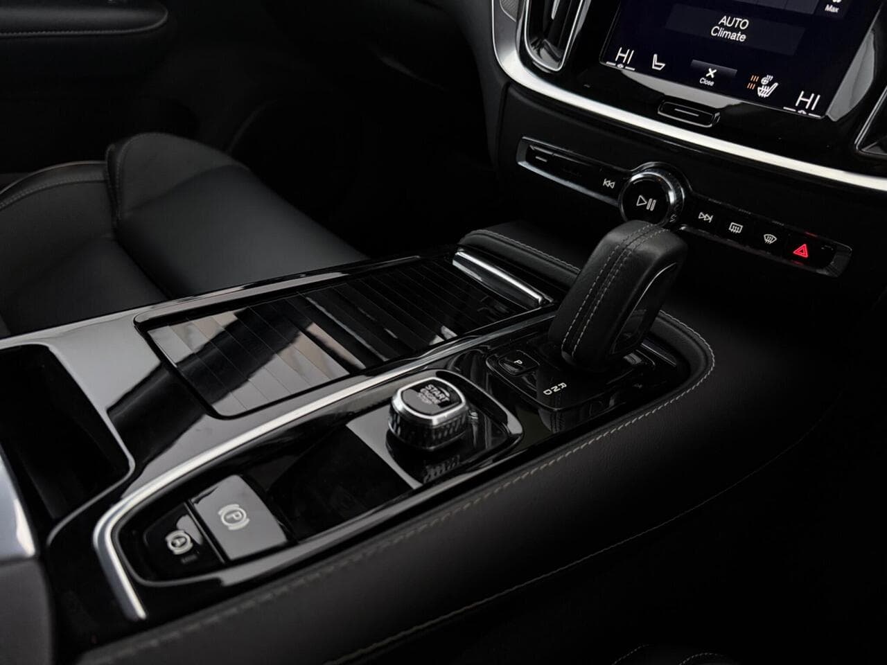 Volvo S60 thumbnail Interior Front