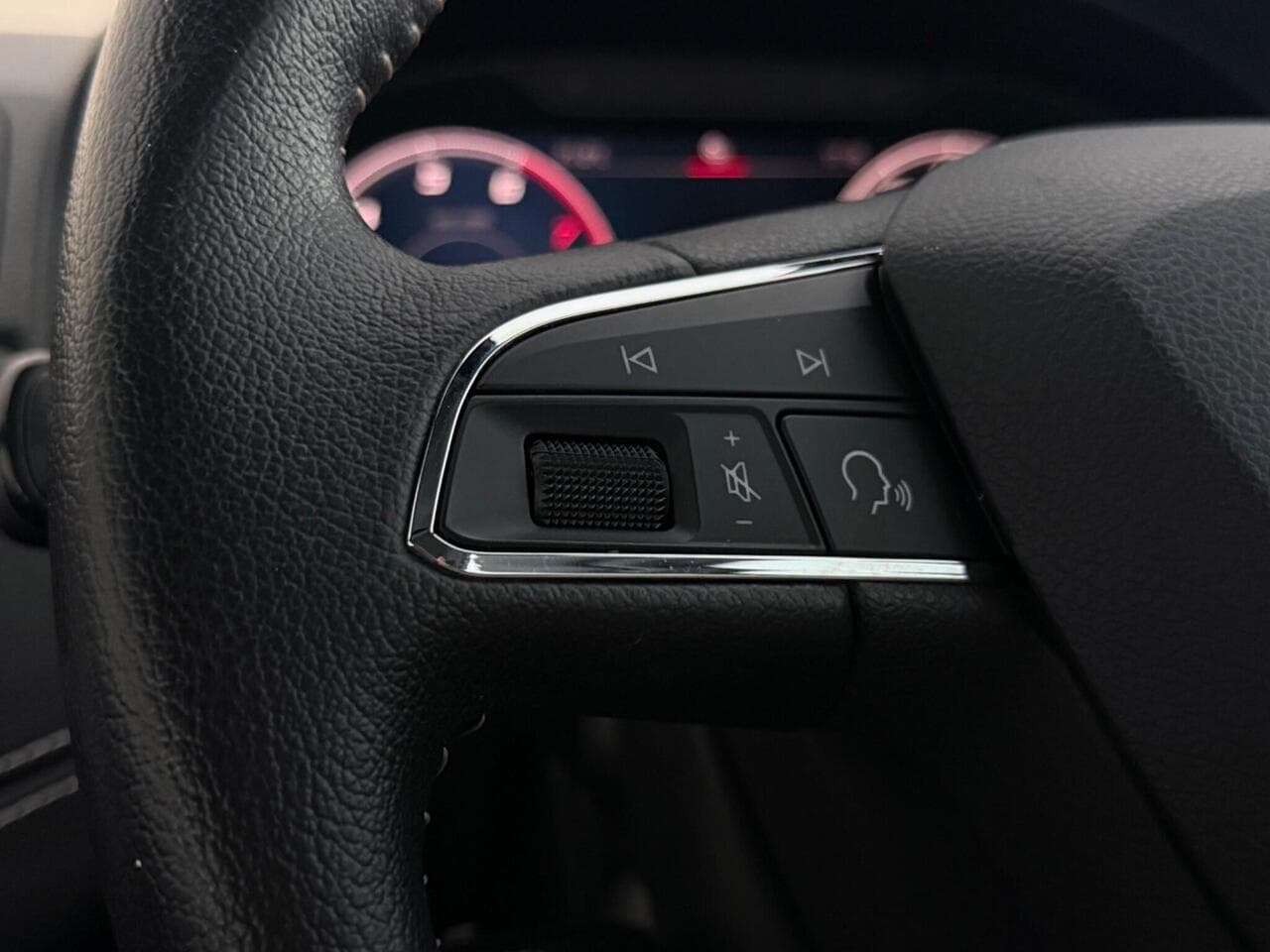 SEAT Arona thumbnail Misc Controls