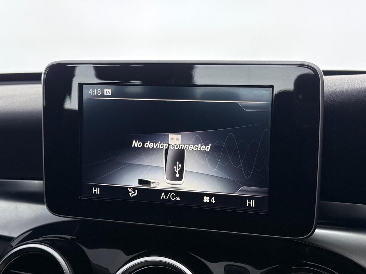 Mercedes-Benz C Class thumbnail Infotainment System