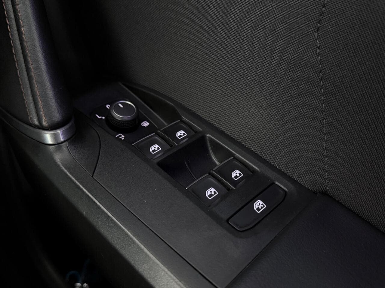 CUPRA Formentor thumbnail Misc Controls
