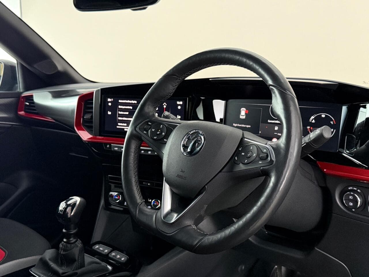 Vauxhall Mokka thumbnail Interior Front