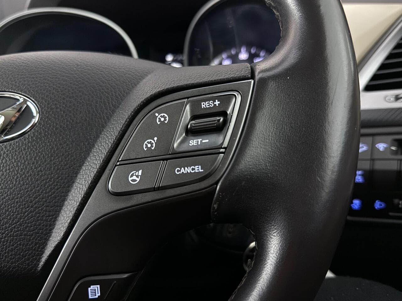 Hyundai Santa Fe thumbnail Misc Controls
