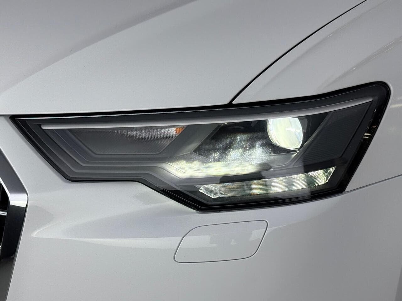 Audi A6 Saloon thumbnail Lights Front