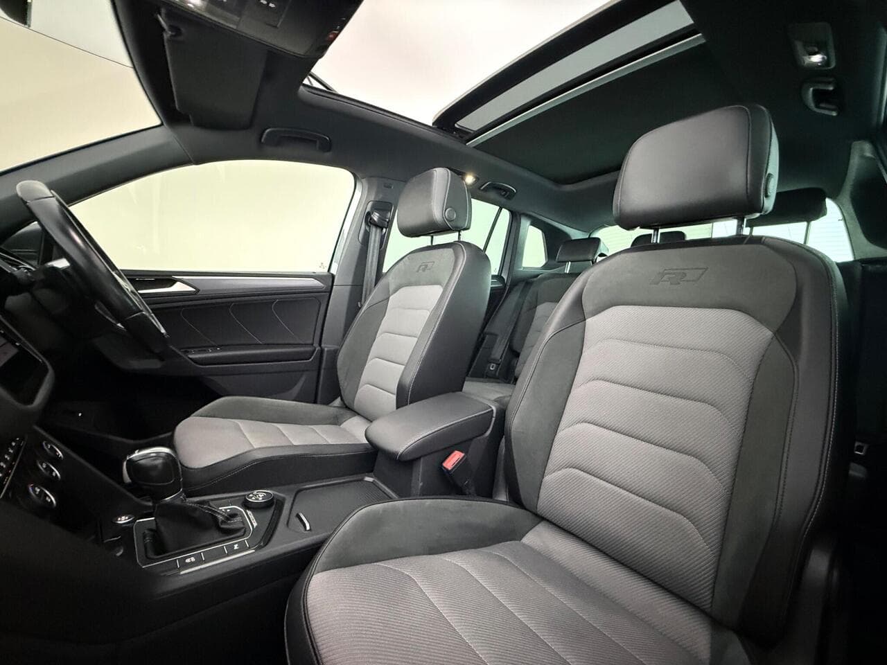 Volkswagen Tiguan thumbnail Seat Front Passenger