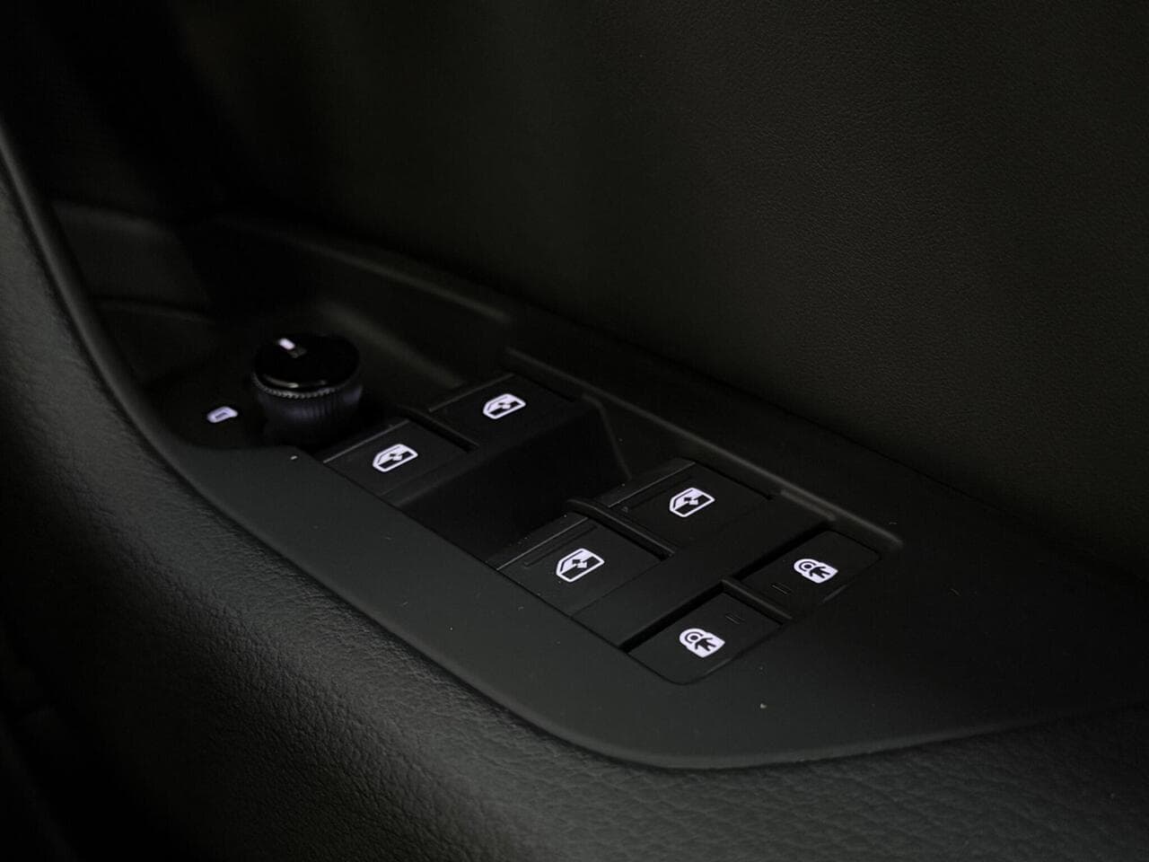 Audi A6 Saloon thumbnail Misc Controls