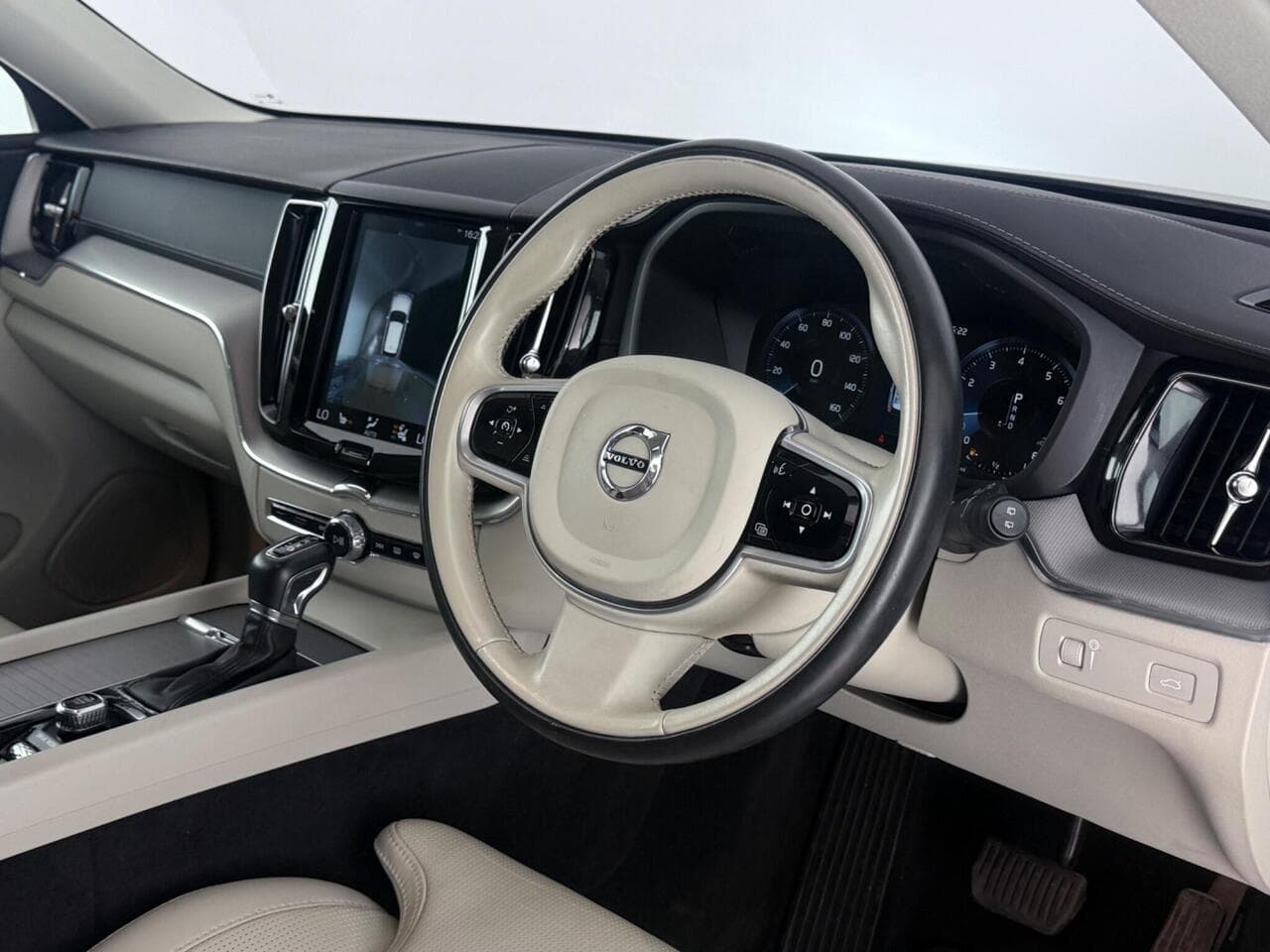 Volvo XC60 thumbnail Interior Front