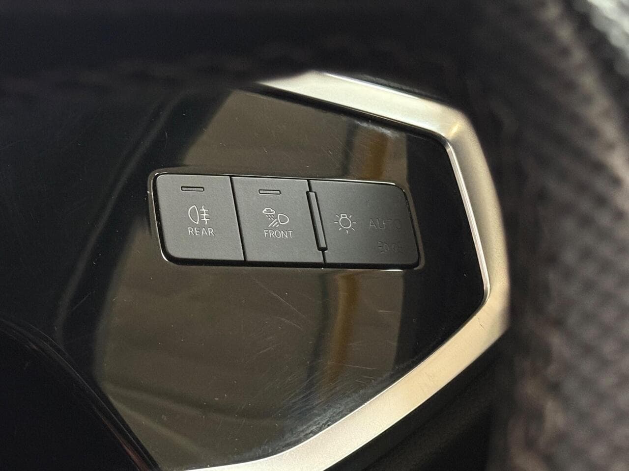 Audi Q3 thumbnail Misc Controls