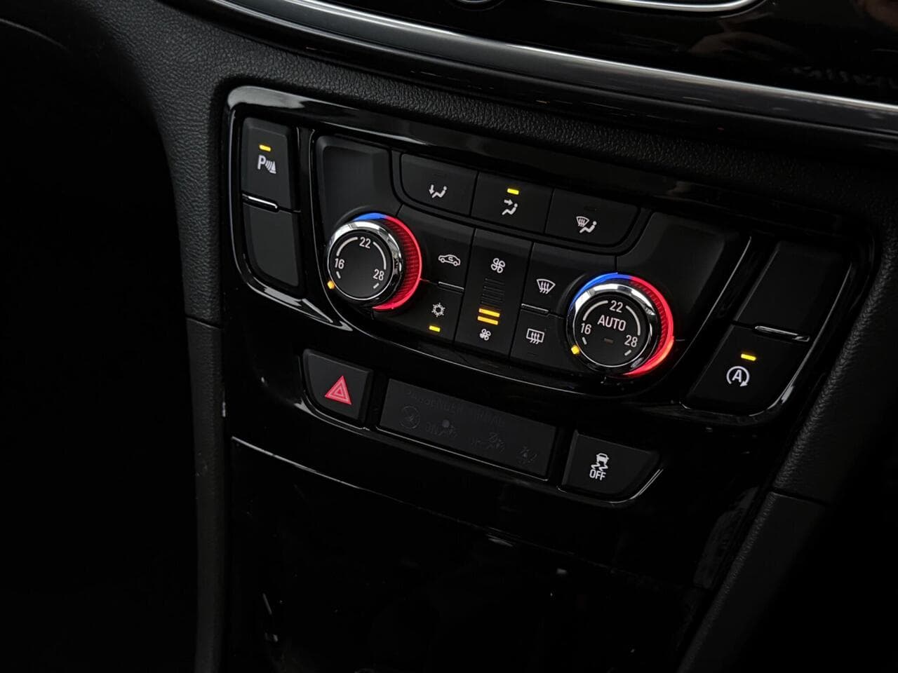 Vauxhall Mokka X thumbnail Misc Controls