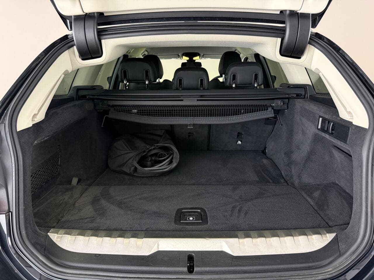 BMW 3 Series thumbnail Boot