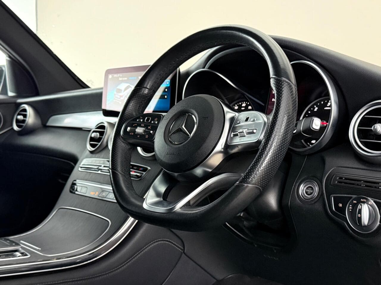 Mercedes-Benz GLC thumbnail Inconclusive