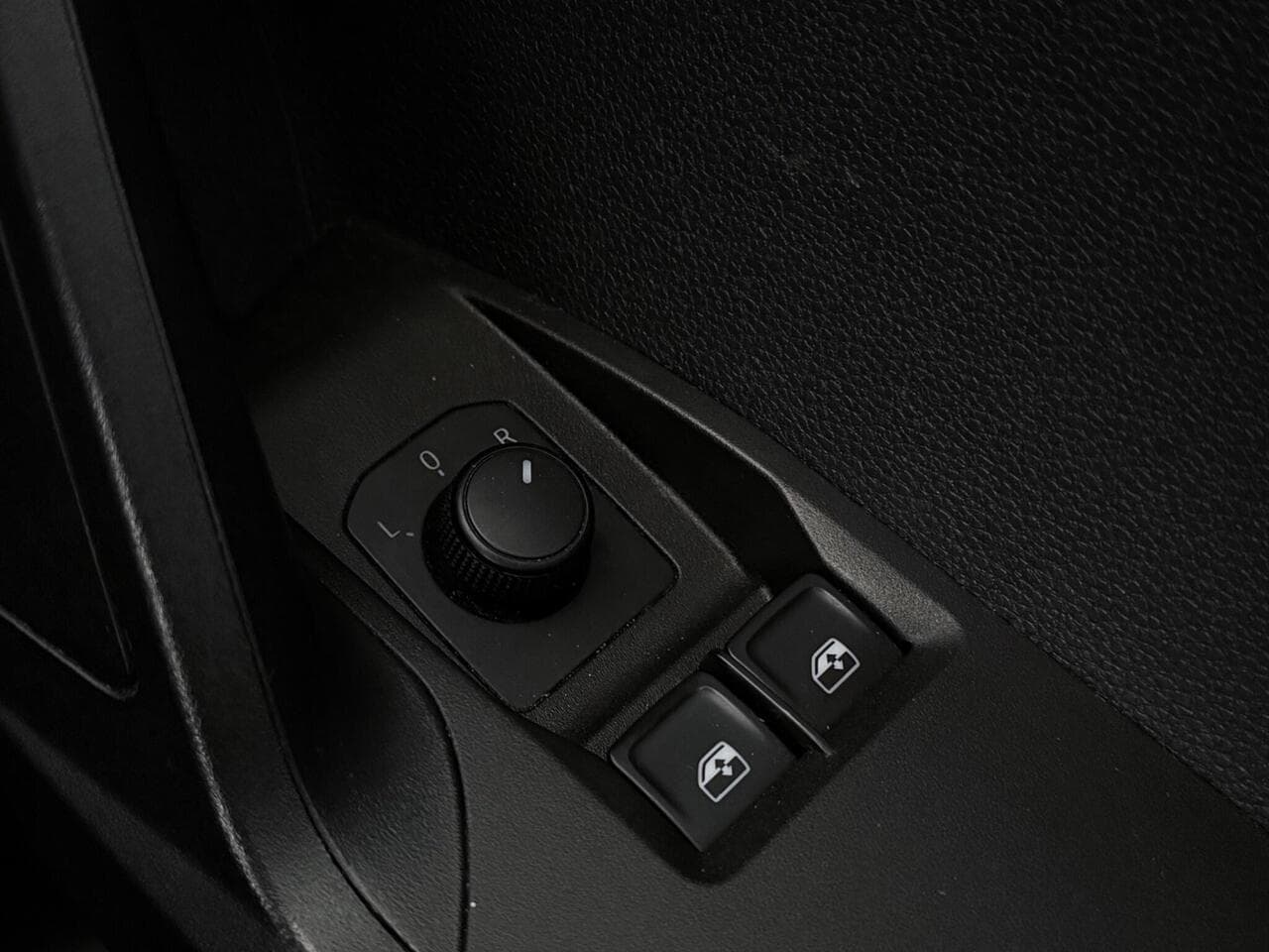 SEAT Ibiza thumbnail Misc Controls