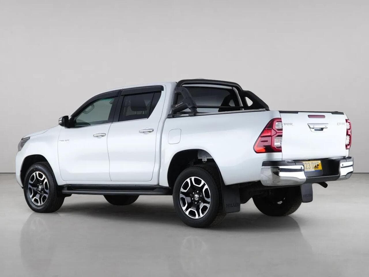 Toyota Hilux thumbnail Side Left