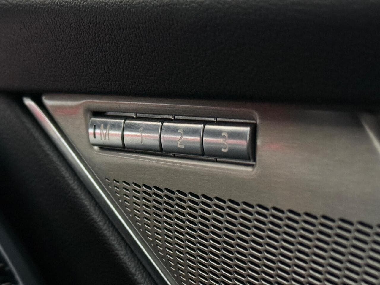 Jaguar F-PACE thumbnail Misc Controls