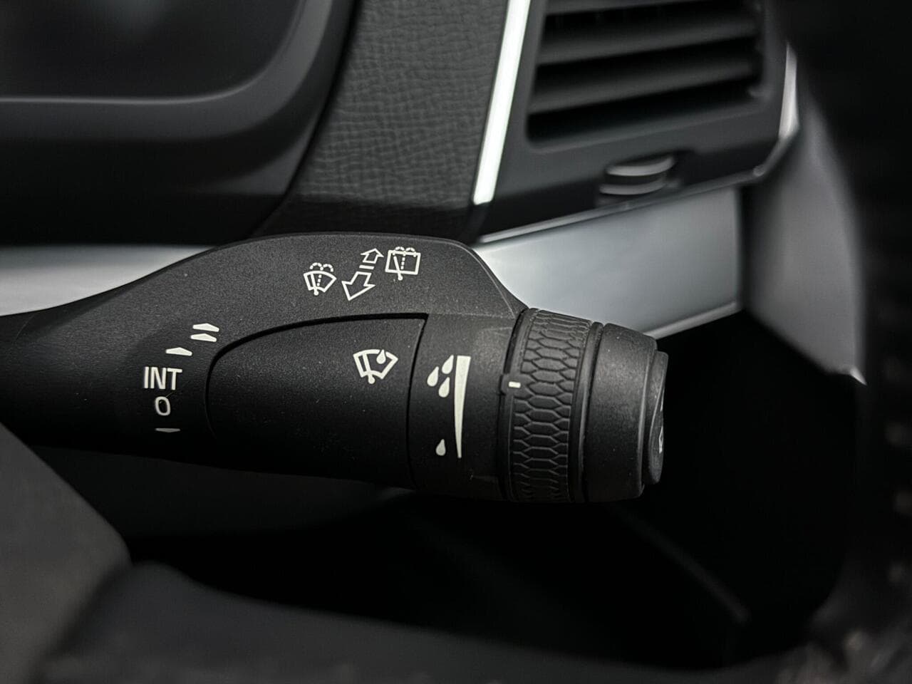 Volvo XC90 thumbnail Misc Controls