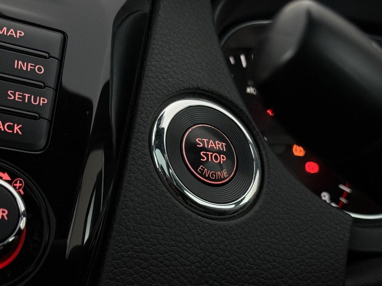 Nissan Qashqai thumbnail Misc Controls