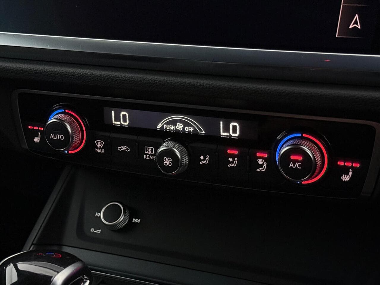 Audi Q3 thumbnail Misc Controls