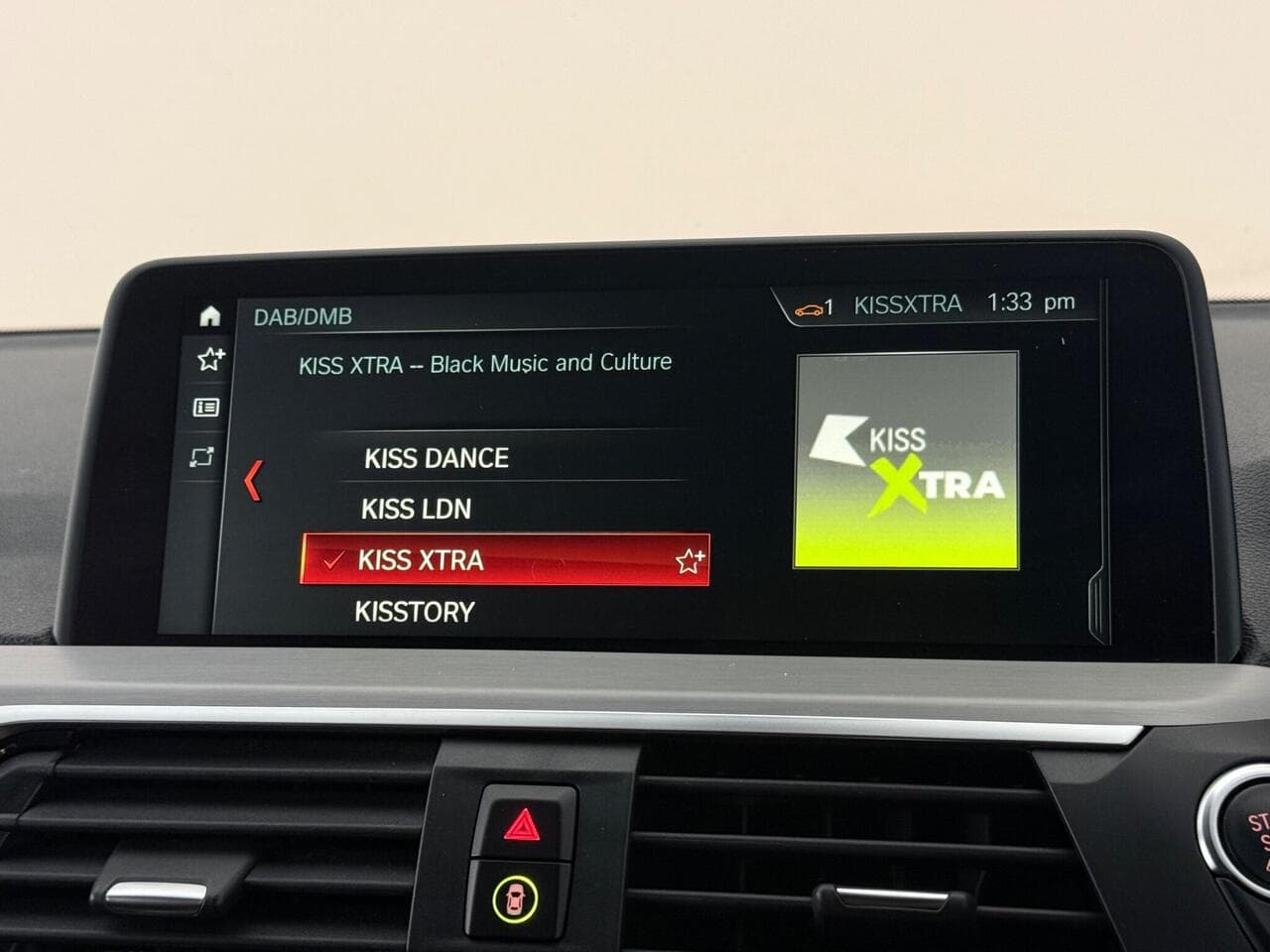 BMW X3 thumbnail Infotainment System