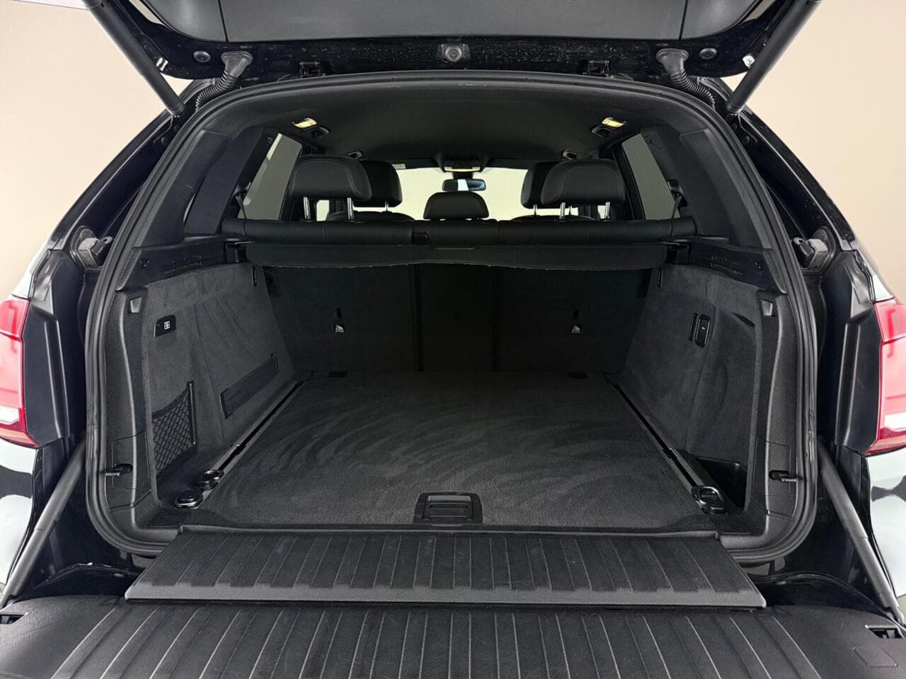 BMW X5 thumbnail Boot