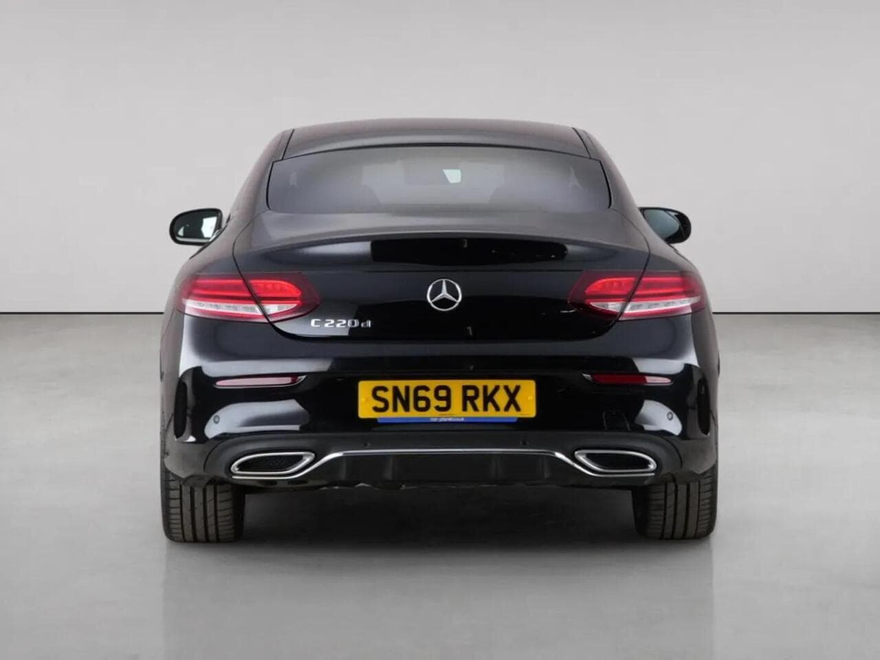 Mercedes-Benz C Class thumbnail Rear